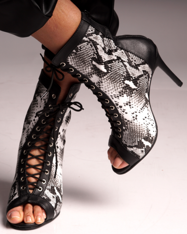 DOJA CAT Heels - Imagen 3