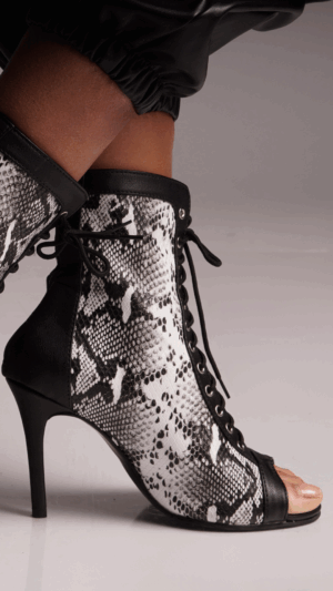 Anitta - Dance Heels